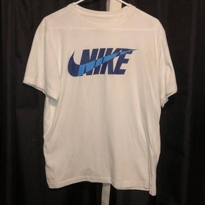 Mens Nike tee